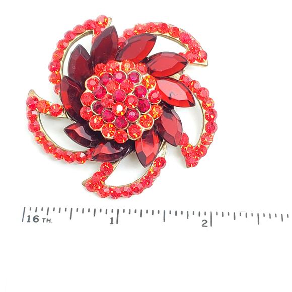 Red Rhinestone Brooch Two Tone Flower Pinwheel Pin Vintage Y2K Gold Tone - Picture 4 of 6